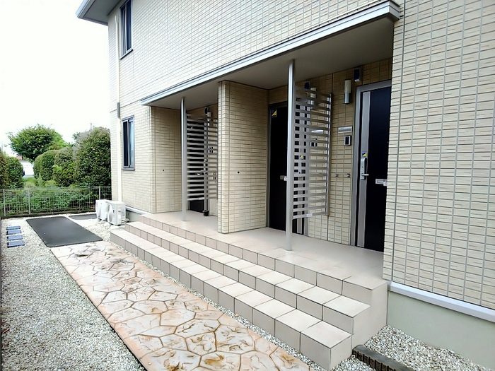 18/24 エントランス