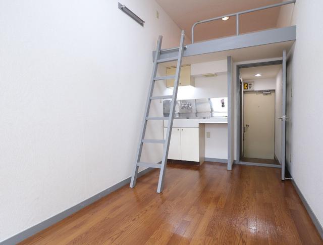 17/27 エントランス