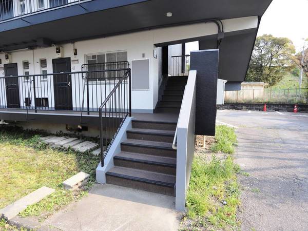 16/17 エントランス