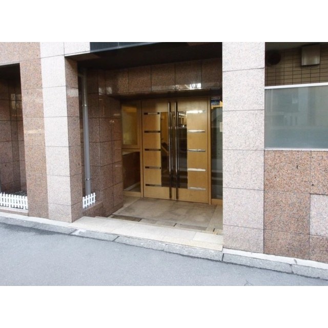 18/18 エントランス