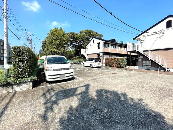 18/21 駐車場
