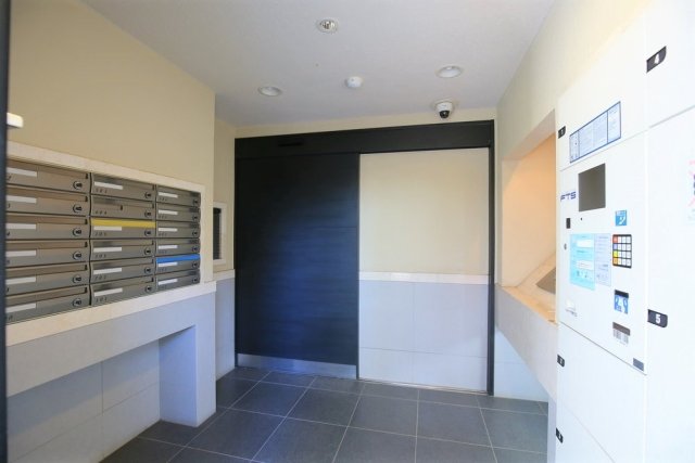 20/21 エントランス