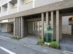 16/16 エントランス