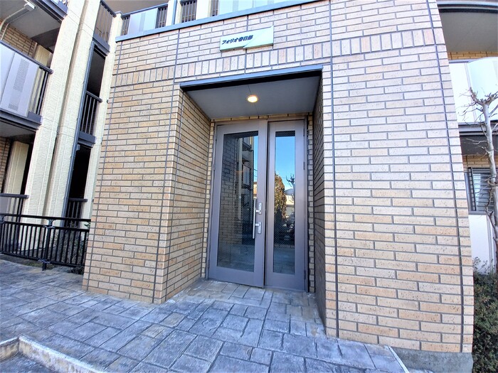 15/18 エントランス