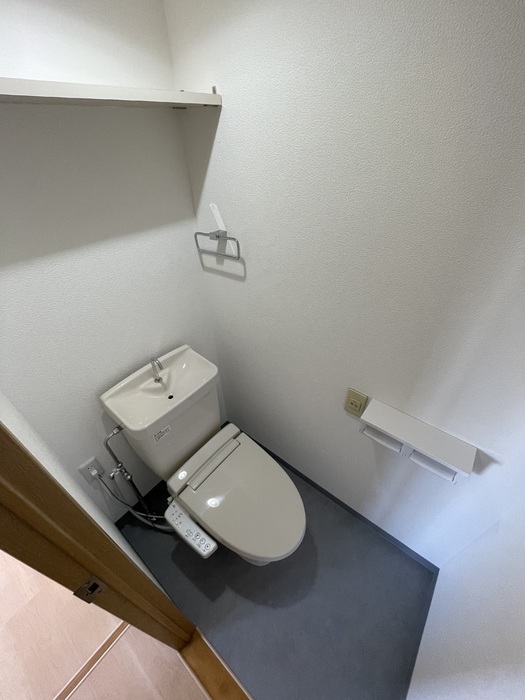 13/22 エントランス