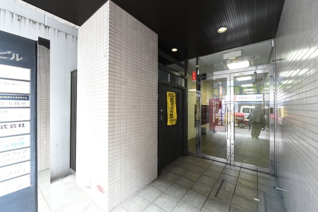 26/30 エントランス