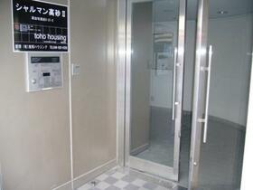 16/16 エントランス