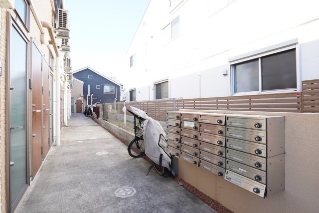 21/23 エントランス