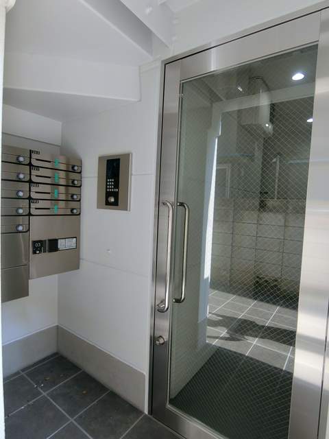 3/7 エントランス