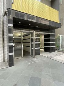 16/16 エントランス