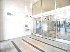 13/13 エントランス