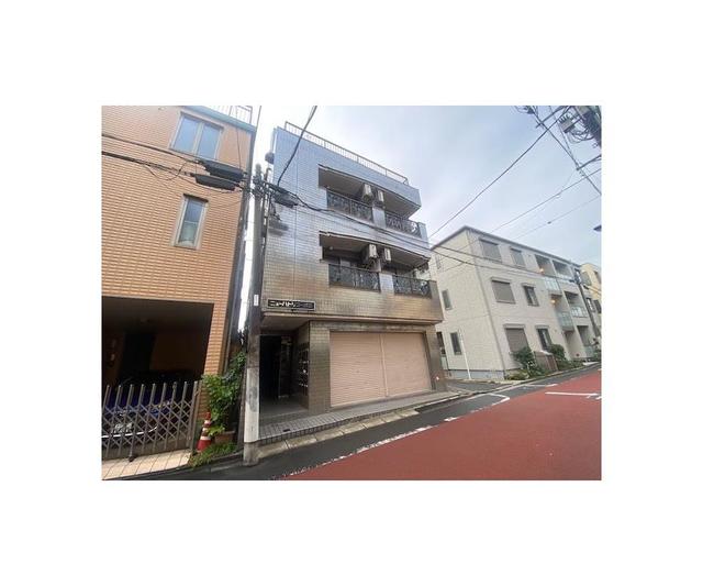 16/16 エントランス