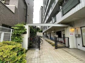 2/2 エントランス