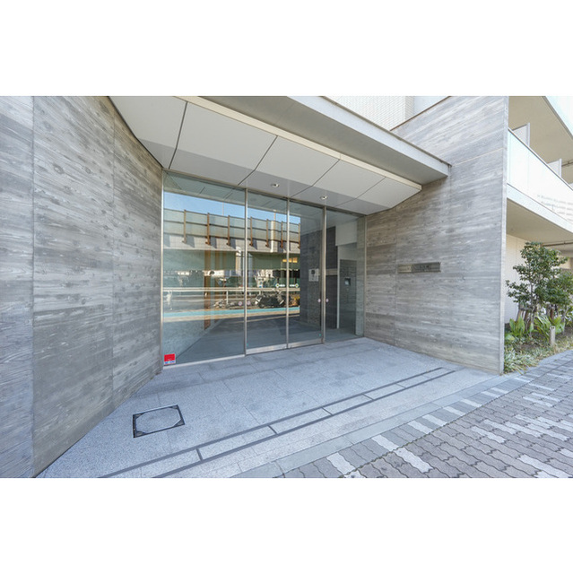 14/25 エントランス