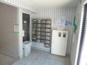 16/25 エントランス