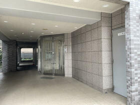 2/2 エントランス