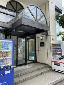 16/16 エントランス