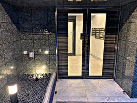 19/20 エントランス