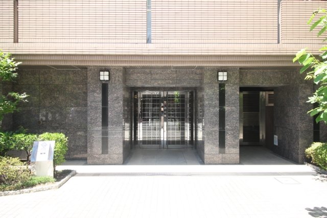 22/23 エントランス