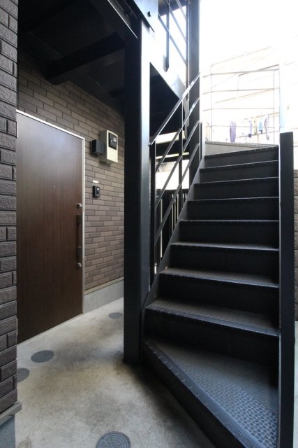 20/21 エントランス