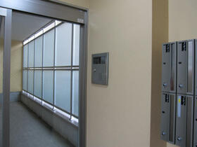 16/16 エントランス