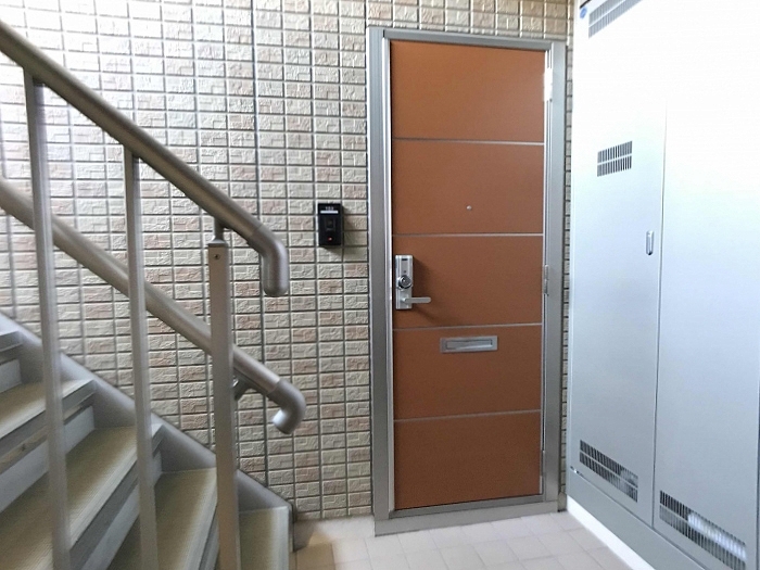 18/22 エントランス