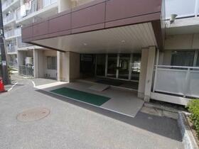 16/16 エントランス