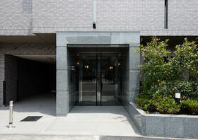 16/16 エントランス