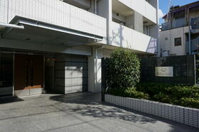 2/5 エントランス