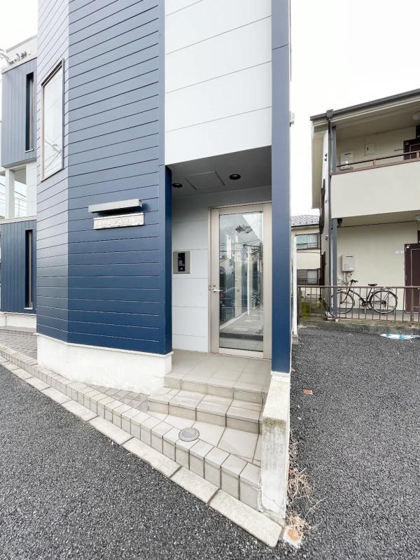 16/16 エントランス