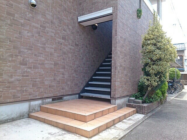 14/20 エントランス