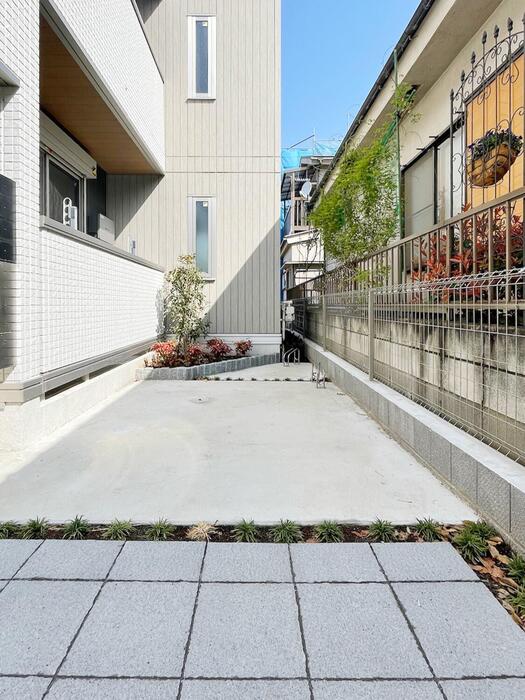 ルリアン保木間の外観