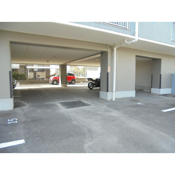 3/3 駐車場