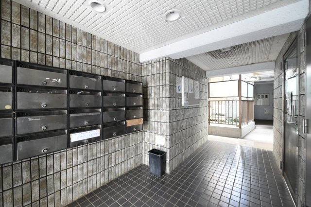 22/23 エントランス