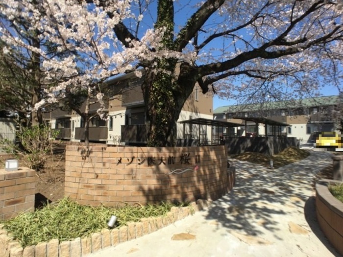 19/27 エントランス