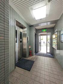 16/16 エントランス