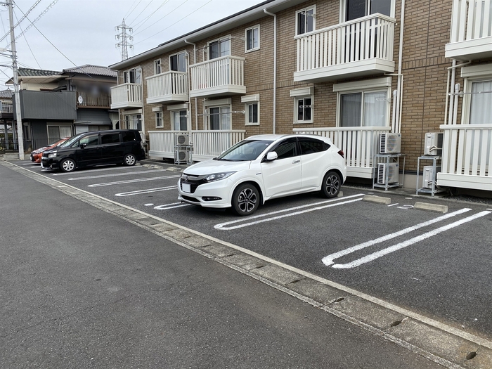 16/18 駐車場