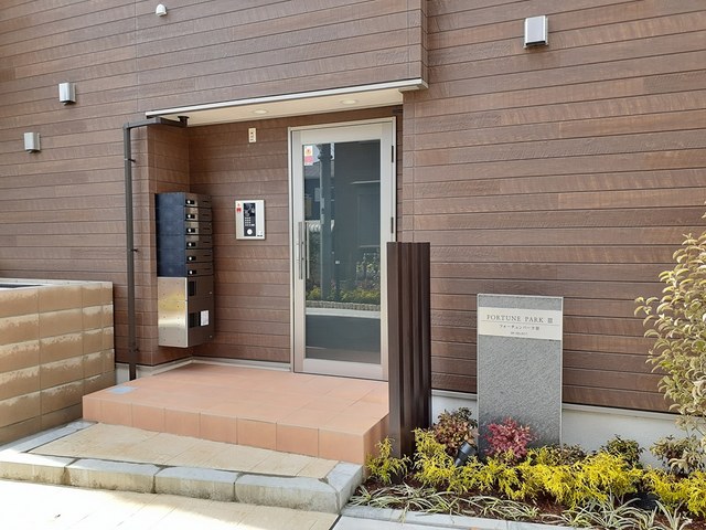 14/20 エントランス