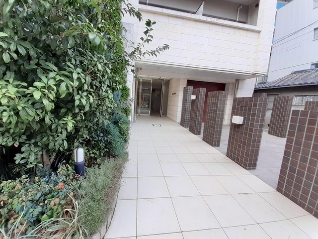 14/20 エントランス