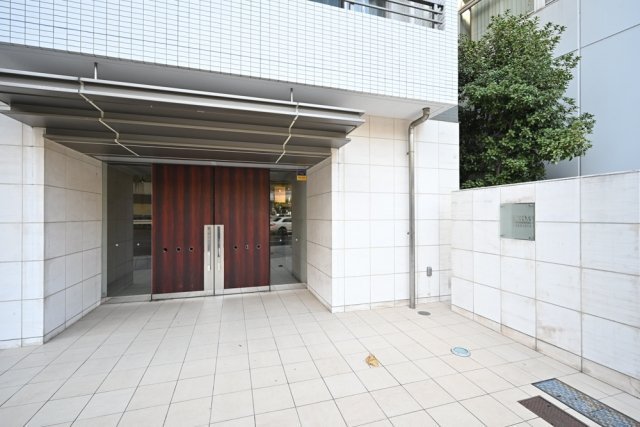 26/30 エントランス