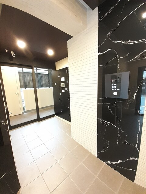 14/20 エントランス