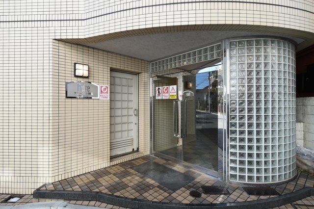 18/20 エントランス