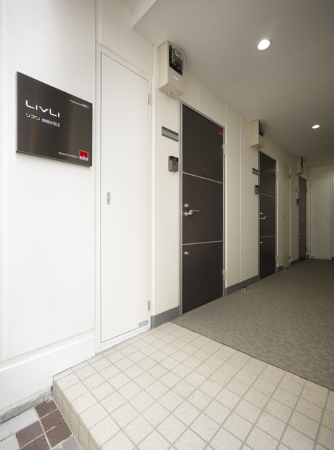 2/4 エントランス