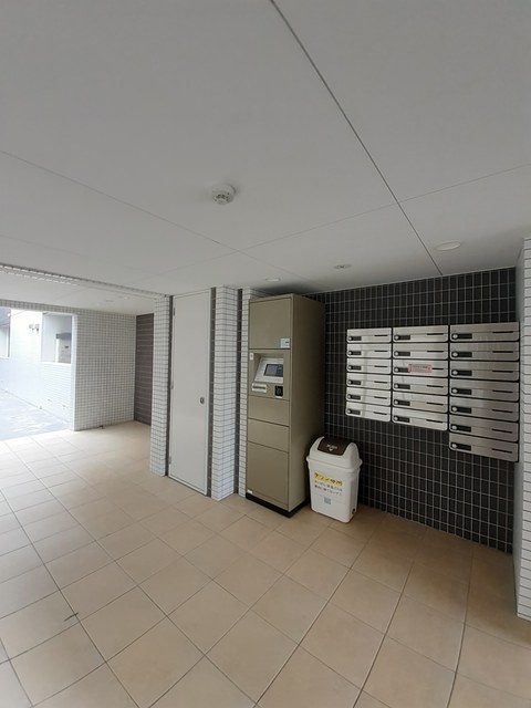 14/20 エントランス