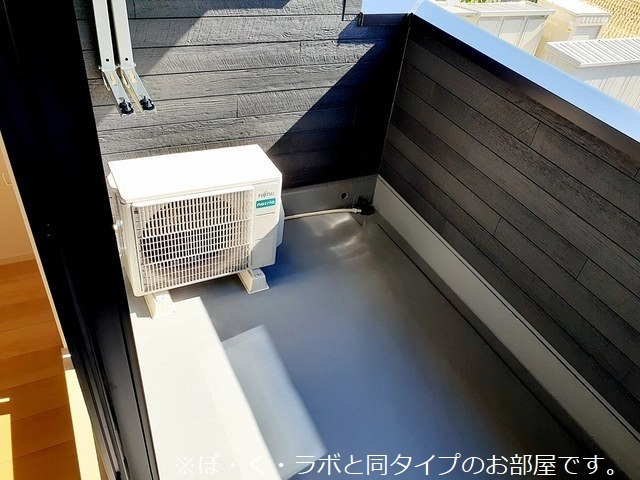 13/20 バルコニー