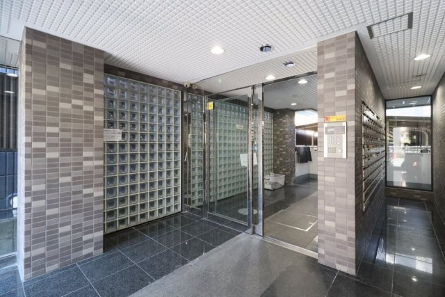 13/15 エントランス