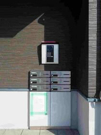 2/4 エントランス