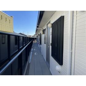 13/14 エントランス