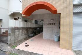 16/26 エントランス