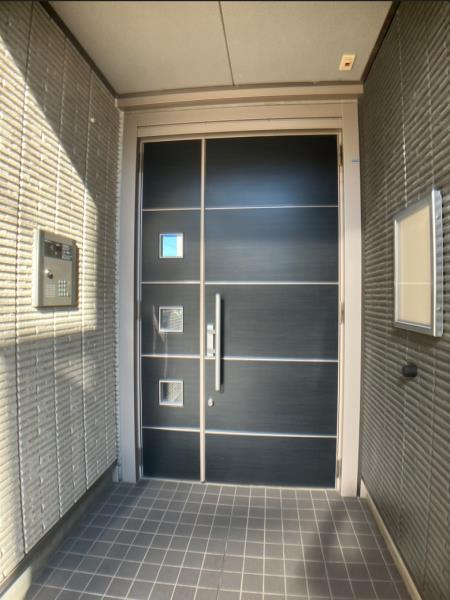 21/22 エントランス